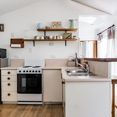 Kowhai Cottage & Studio Раглан Екстер'єр фото